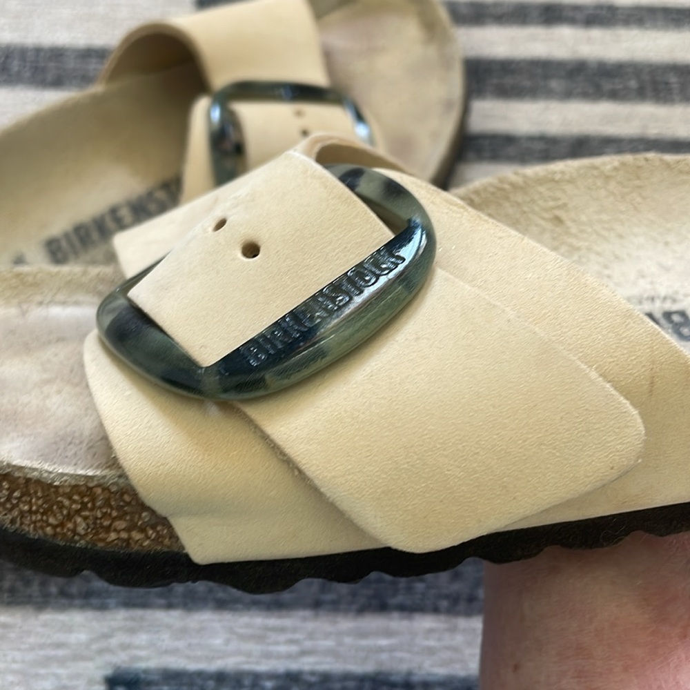 Birkenstock Beige Sandals with Buckles - Picture 5 of 7
